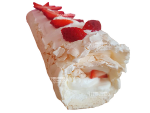 Меренговый рулет с клубникой